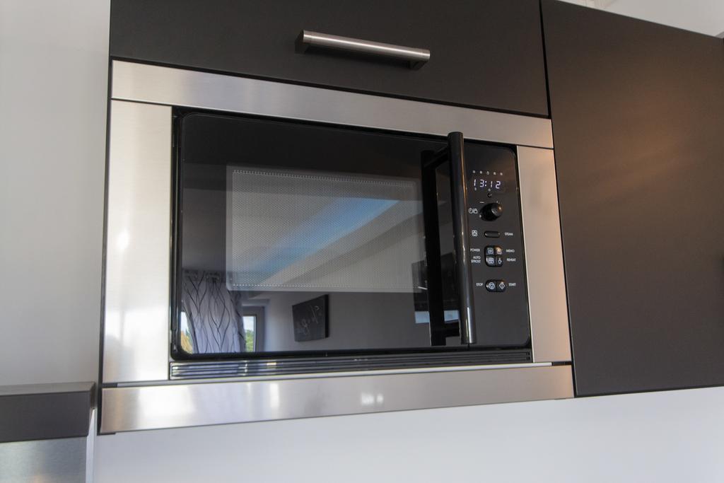 Sweethome Dijon - Black & White Exterior photo